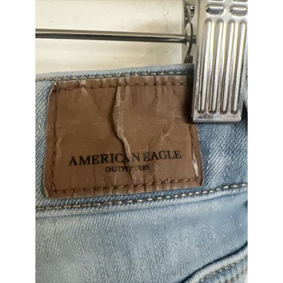 American Eagle Jean Shorts Light Wash Hi Rise Shortie Super Stretch Women Size 4 - Picture 4 of 7